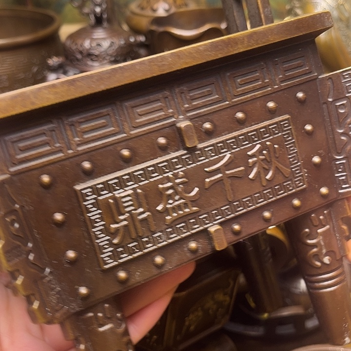 精美铜器批发档口