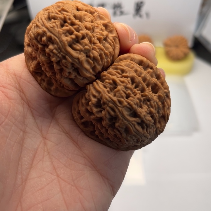 文玩核桃吊坠南疆