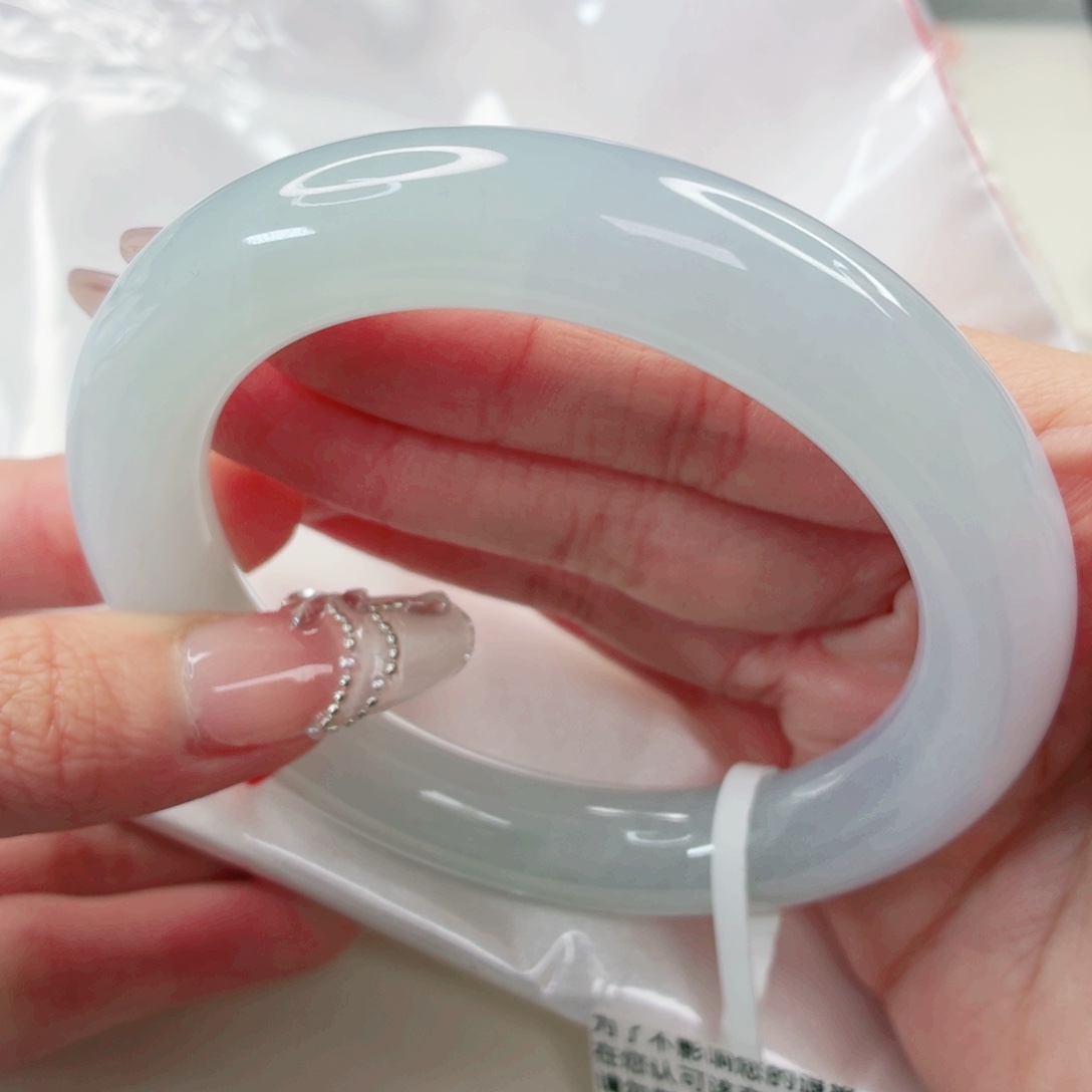 卷***卷翡翠未镶嵌手镯57.6圈x94