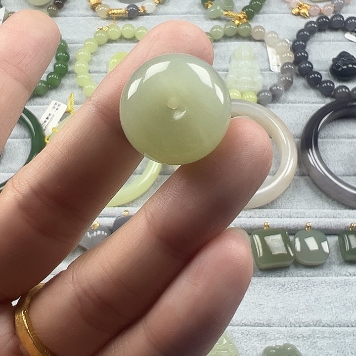 和田玉未镶嵌珠宝半成品