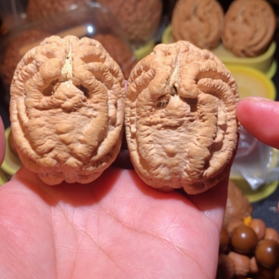 文玩核桃把件乾坤鬼脸核桃