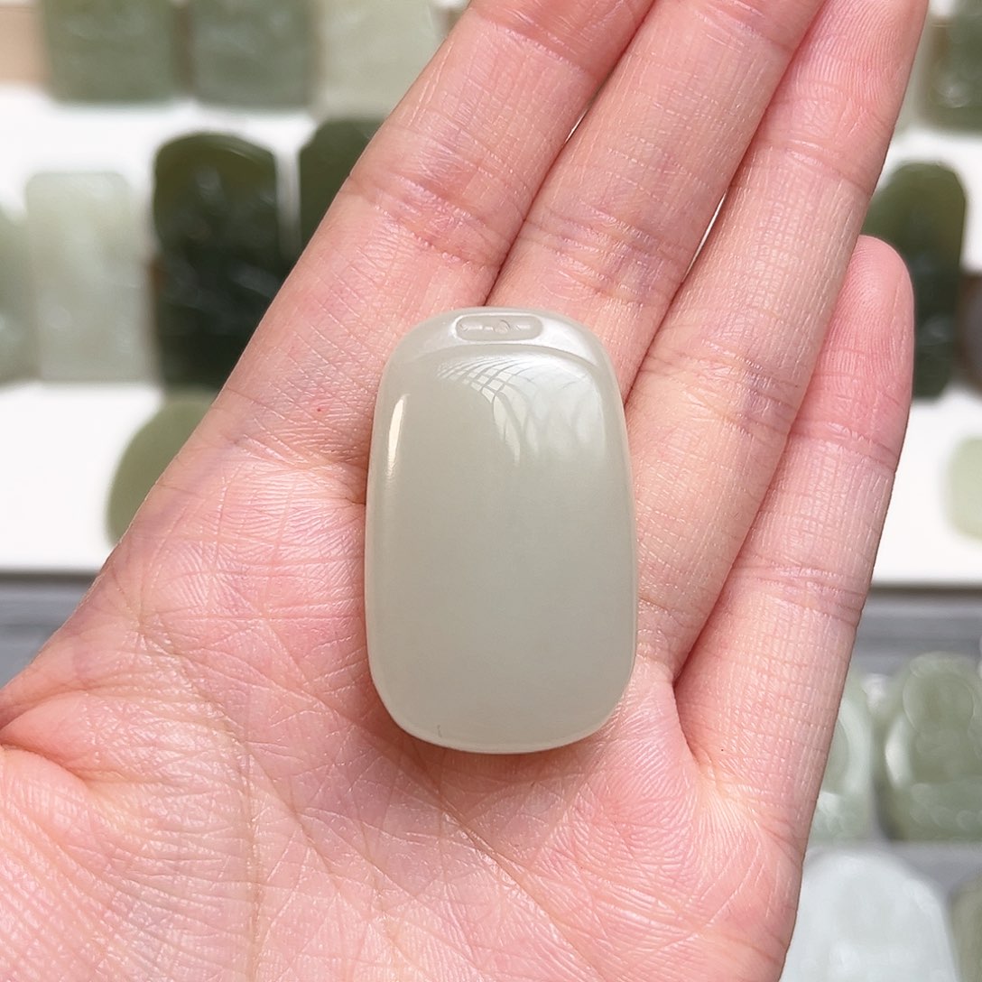 和田玉颈饰未镶嵌小**