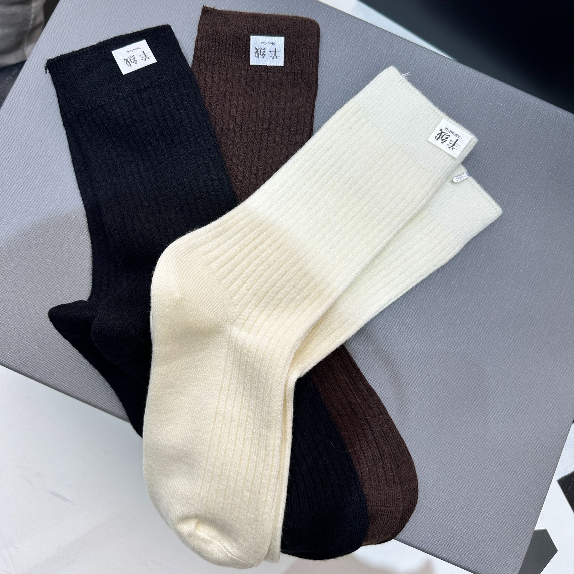 诗姗姗SHEENSEA羊绒袜舒适中筒袜