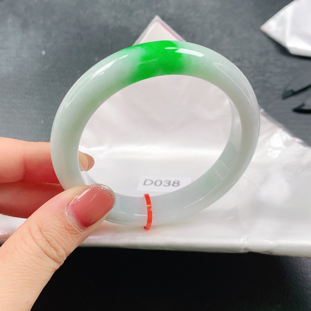 翡翠未镶嵌手镯03