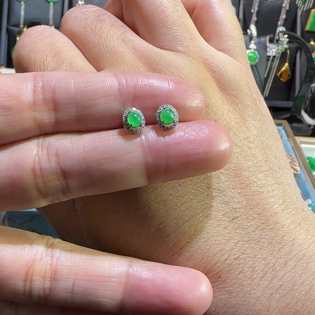 翡翠18K金镶嵌颈饰耳钉