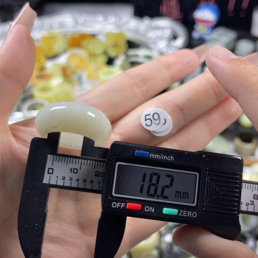 蛇纹石玉未镶嵌戒指