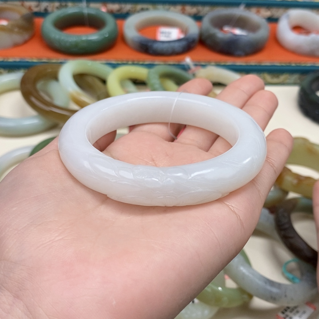 季****和田玉未镶嵌手镯