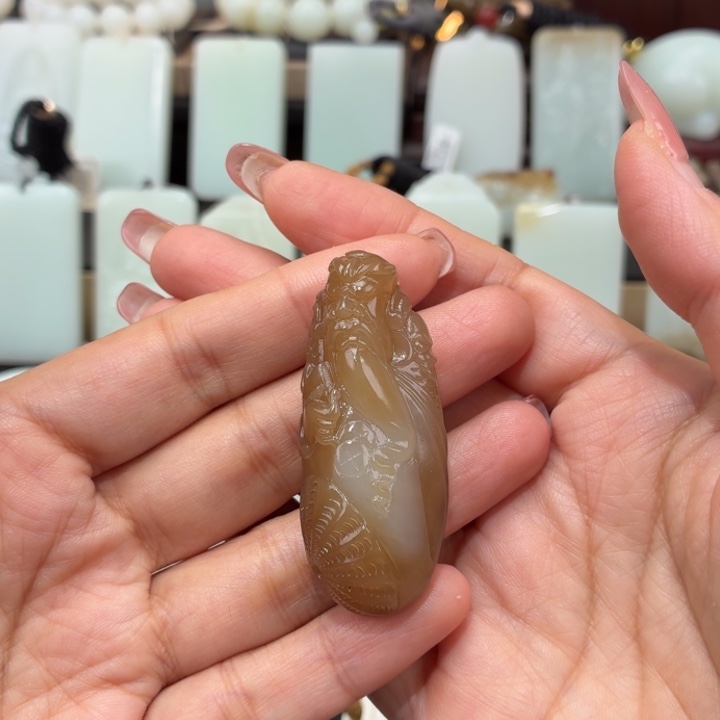 用***4和田玉未镶嵌颈饰