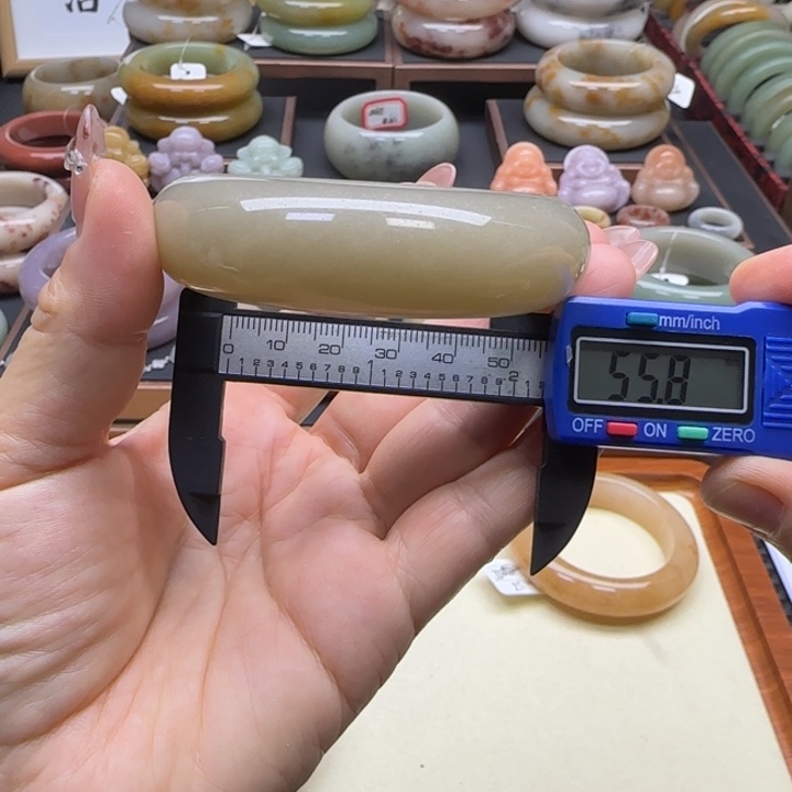 石英岩玉未镶嵌手镯不退换