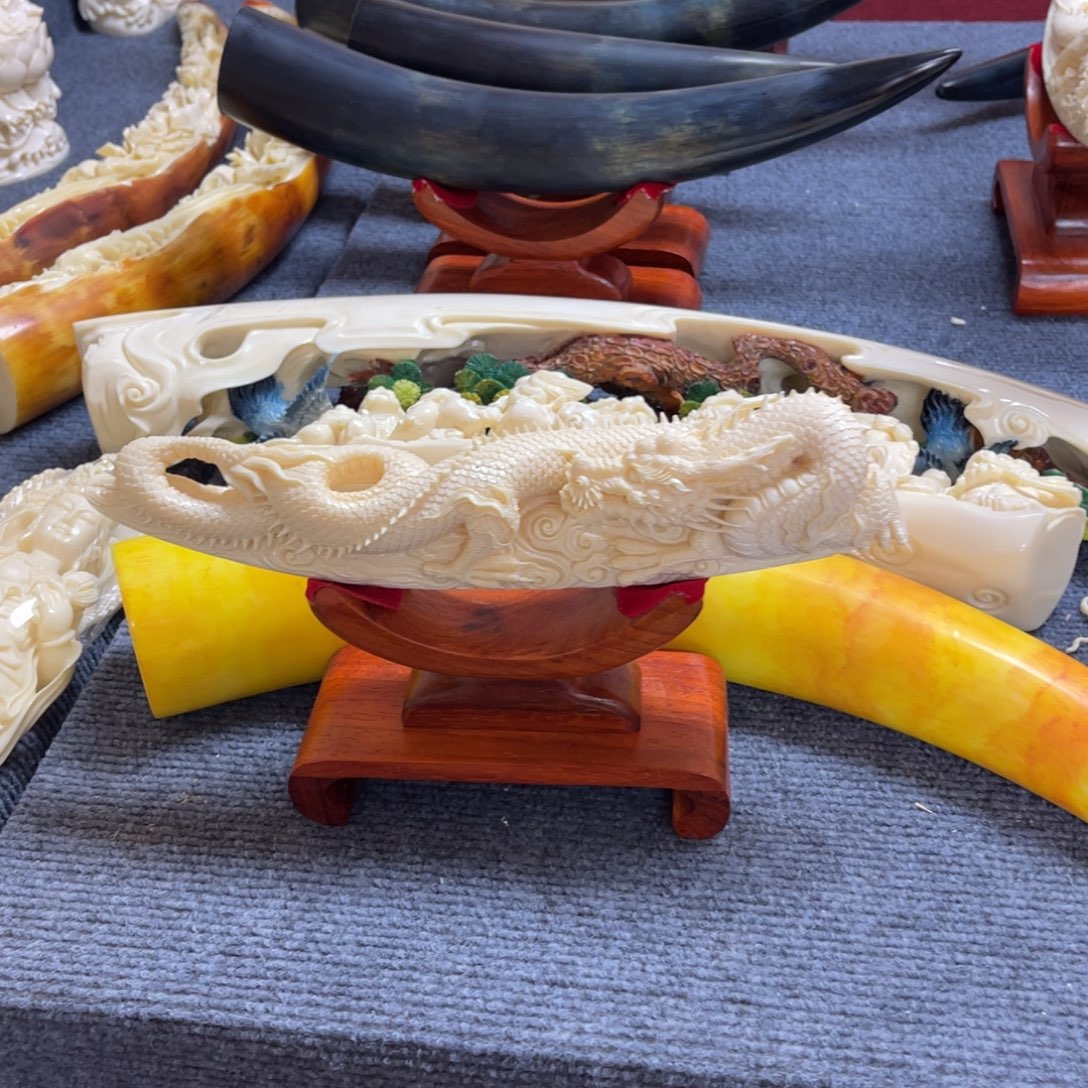 灰***狼大叶紫檀（黑酸枝木类）