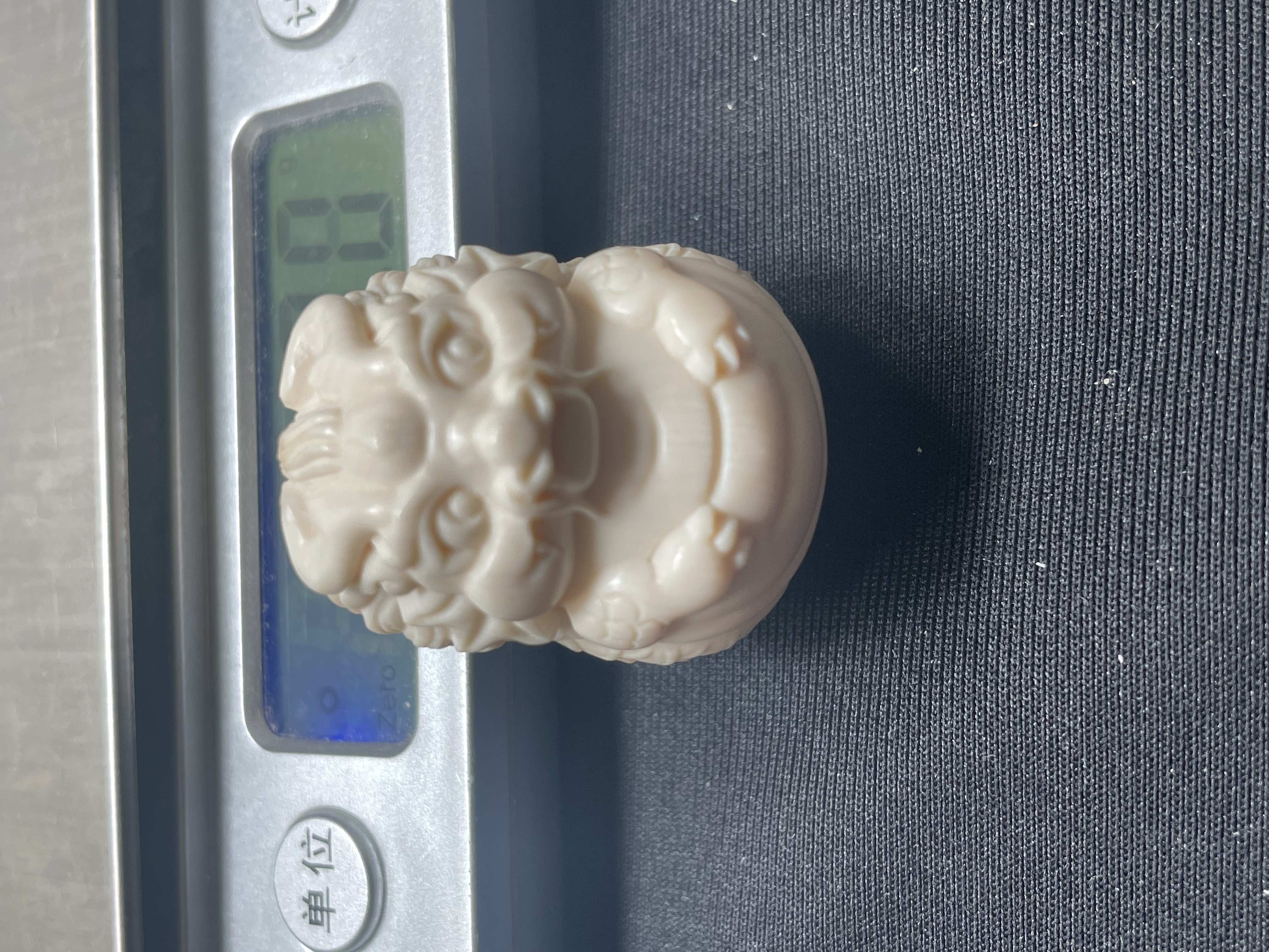 原色猛犸牙雕刻可爱奶龙DIY配饰