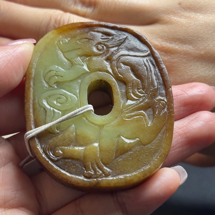 和田玉挂件未镶嵌水*道