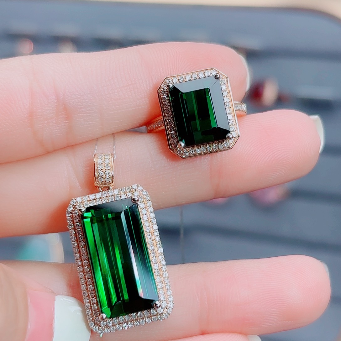 18K金镶嵌吊坠(不含链)碧玺18k碧玺戒指吊坠