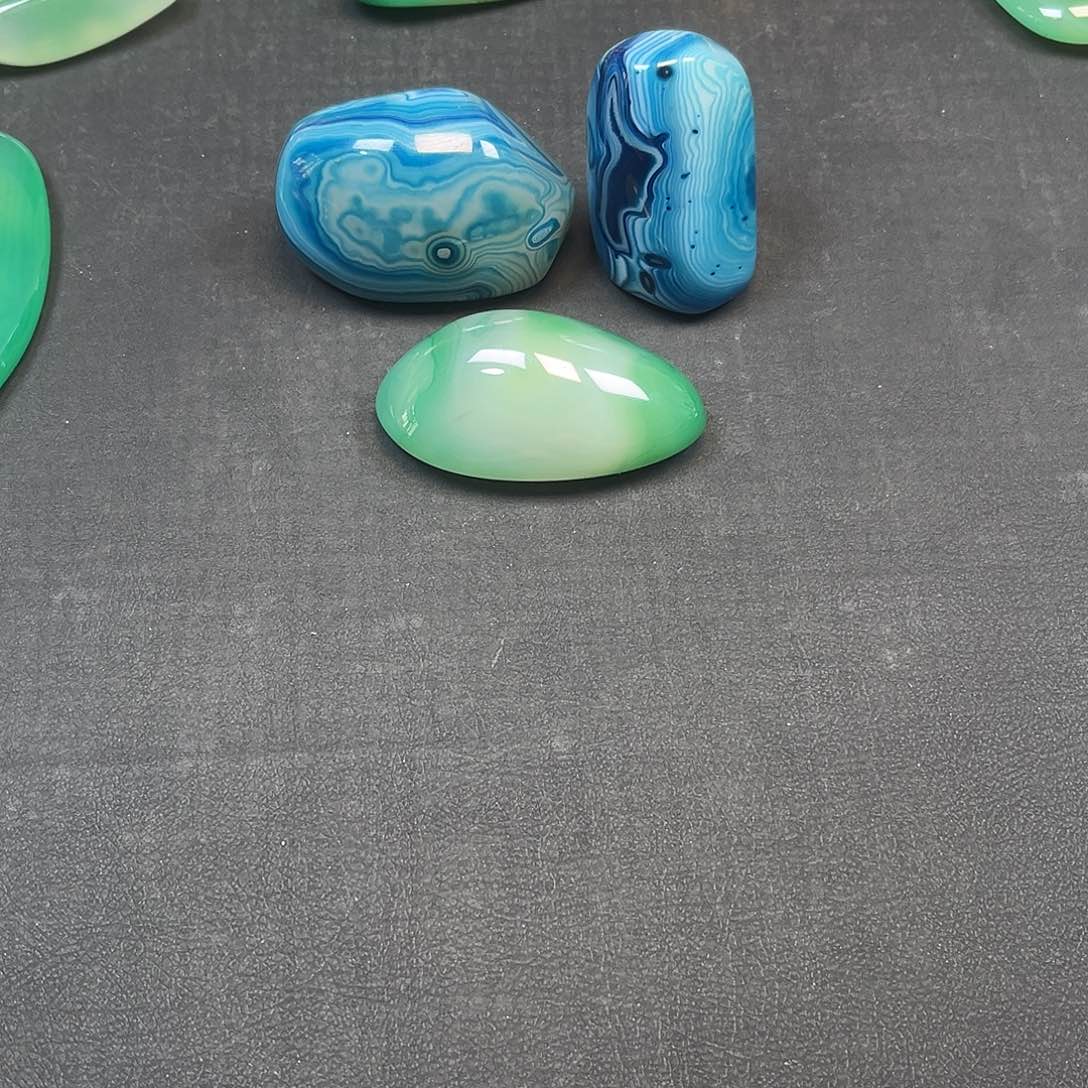 空***獲玛瑙/玉髓未镶嵌珠宝奇石