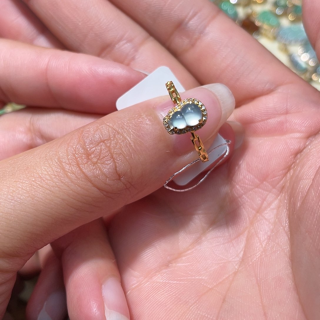 翡翠戒指18K金镶嵌u****u