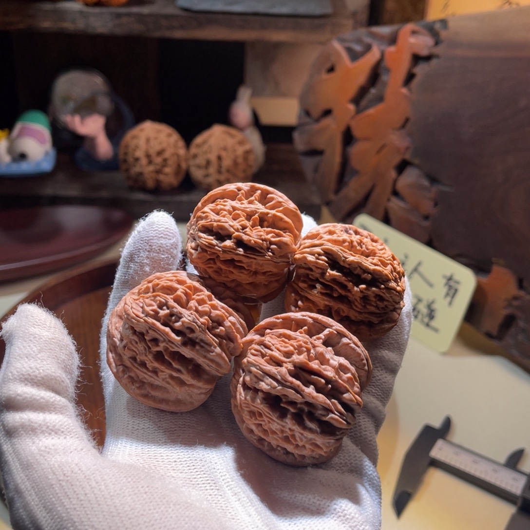 N***n文玩核桃把件两对四座楼有瑕疵