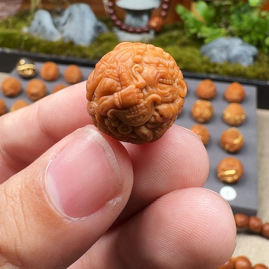 猴头核桃吊坠六臂伏魔