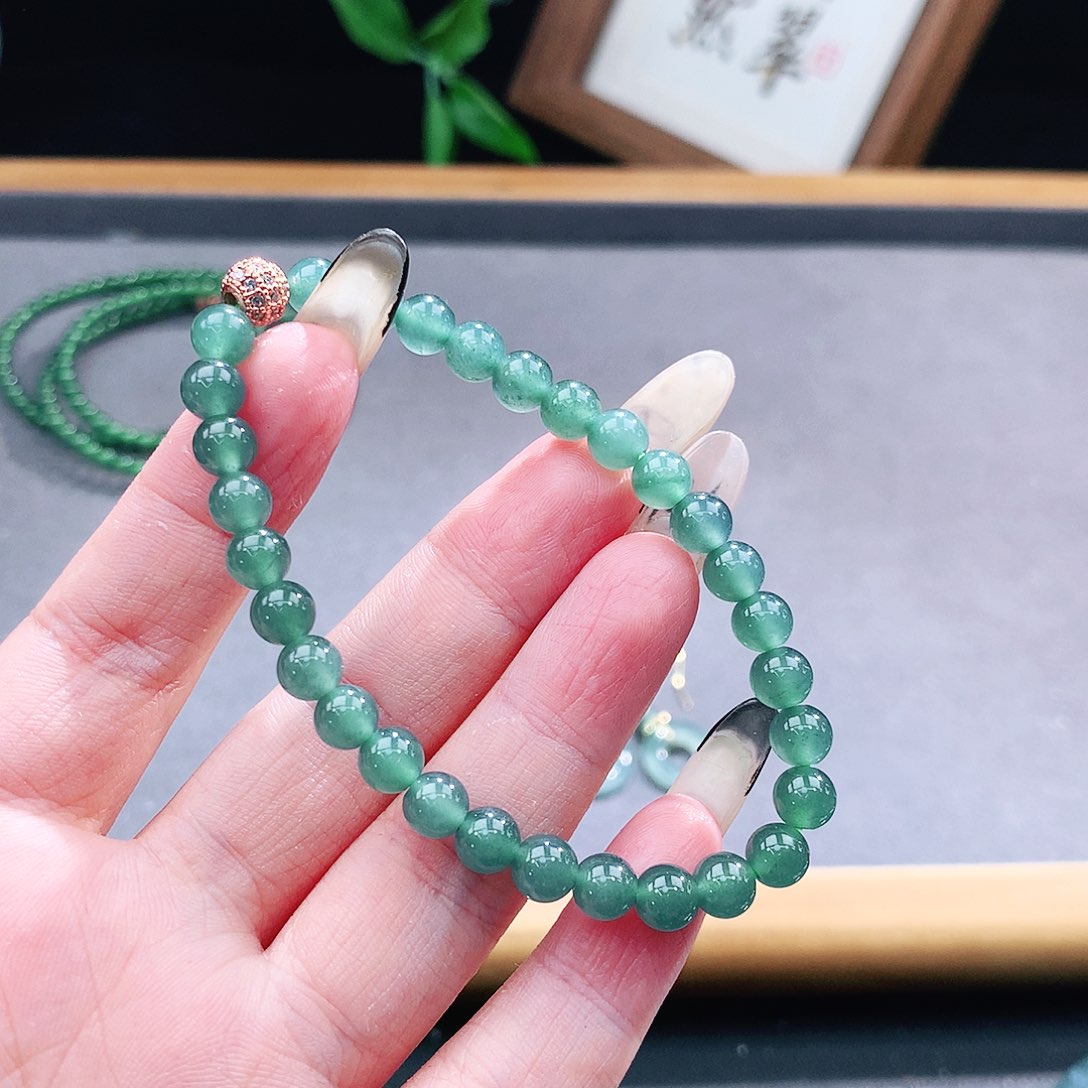 翡翠手镯（圆镯）未镶嵌