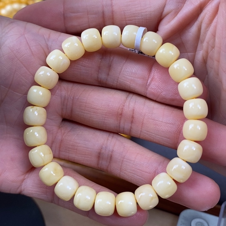 琥珀裸石未镶嵌单圈