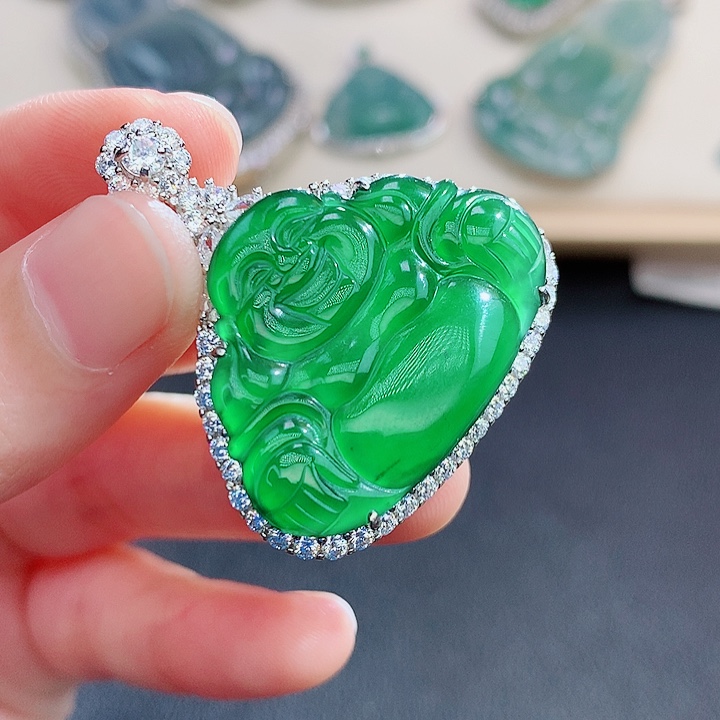 翡翠颈饰银S925镶嵌翡翠