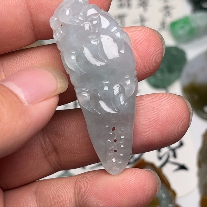 翡翠未镶嵌颈饰蟹钳