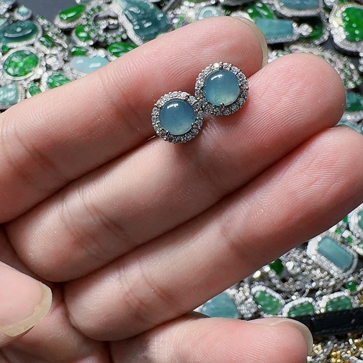 翡翠颈饰未镶嵌天然A货翡翠放漏