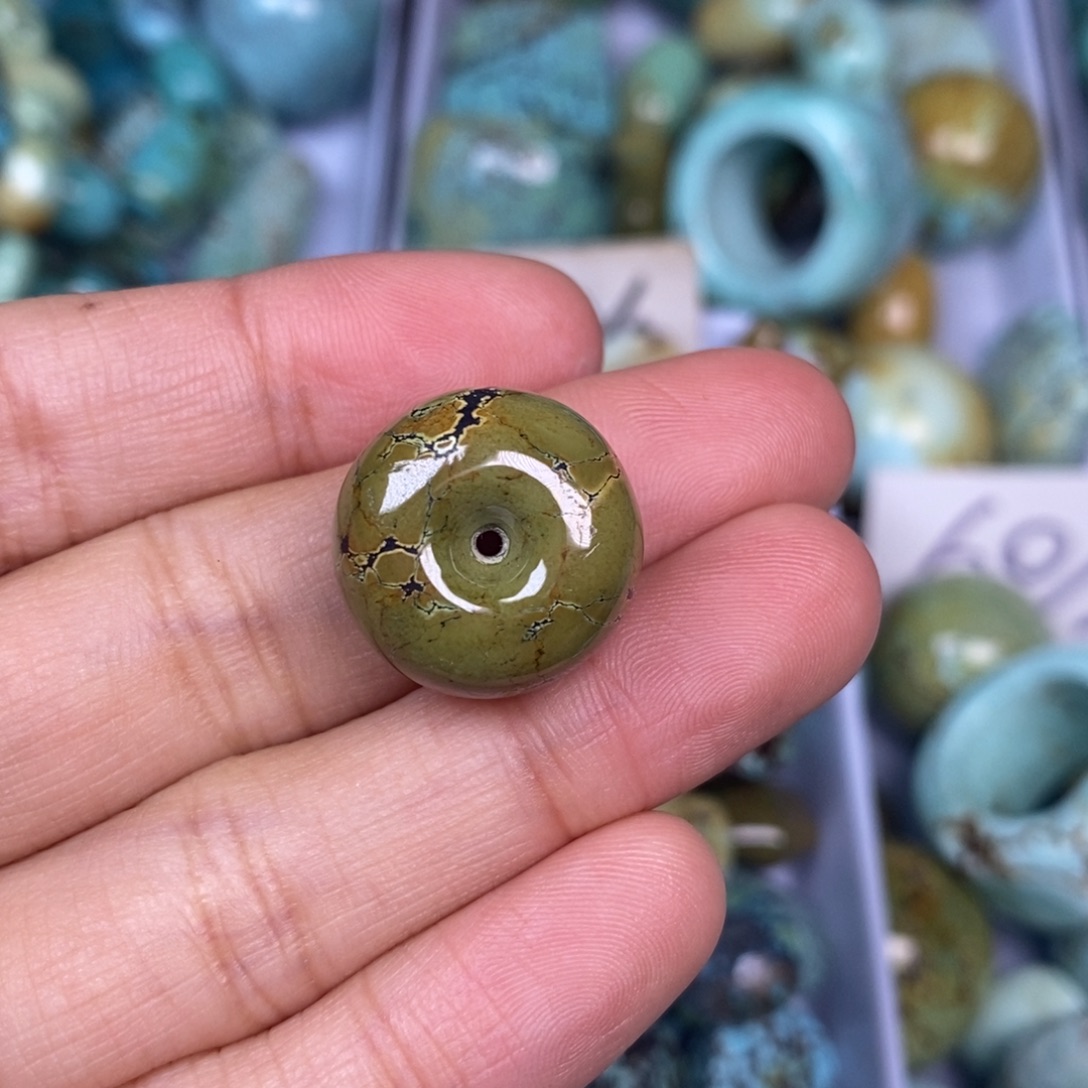 绿松石未镶嵌挂件