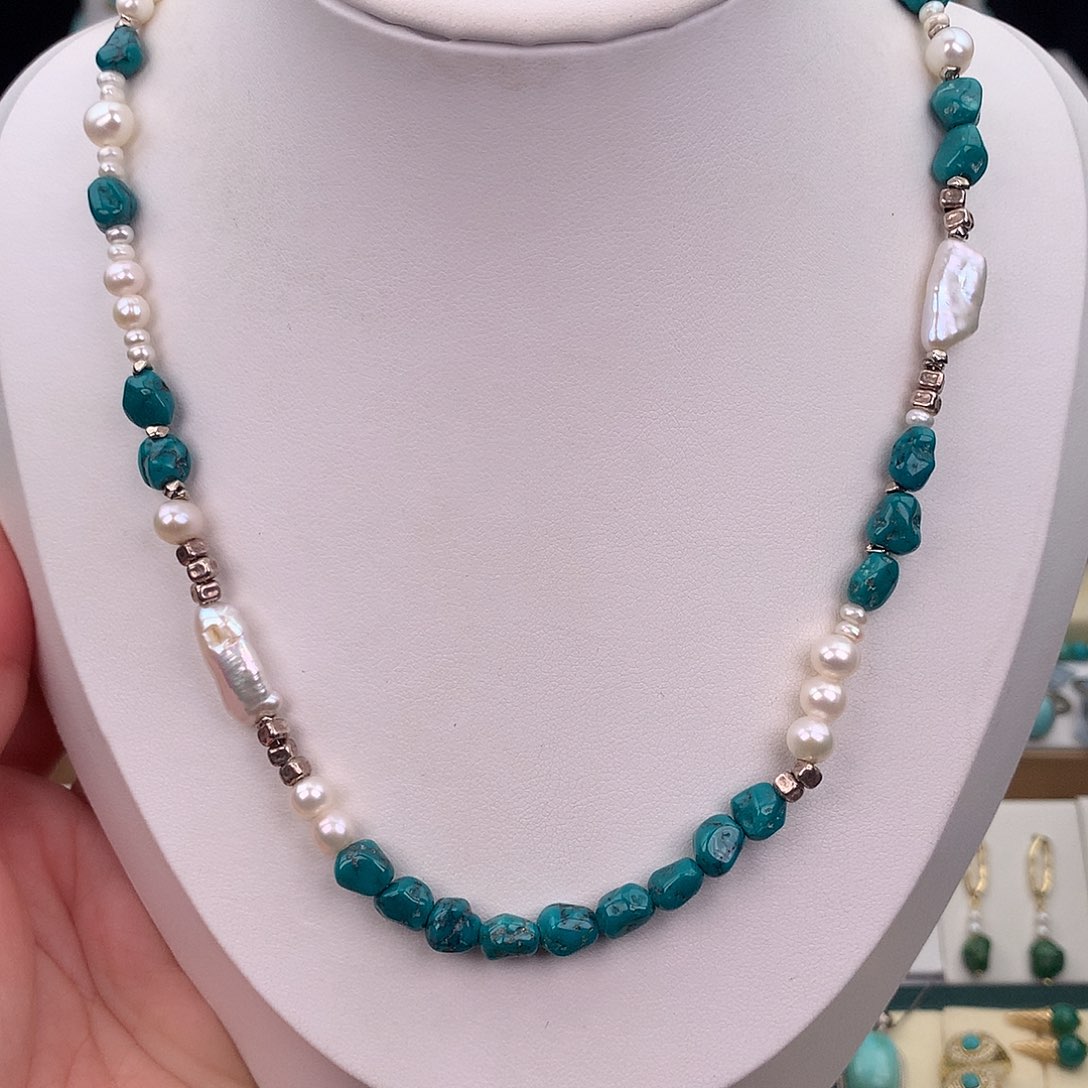 绿松石未镶嵌颈饰