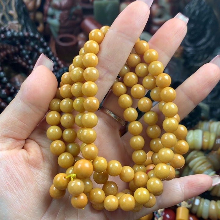 透闪石质玉未镶嵌珠宝奇石