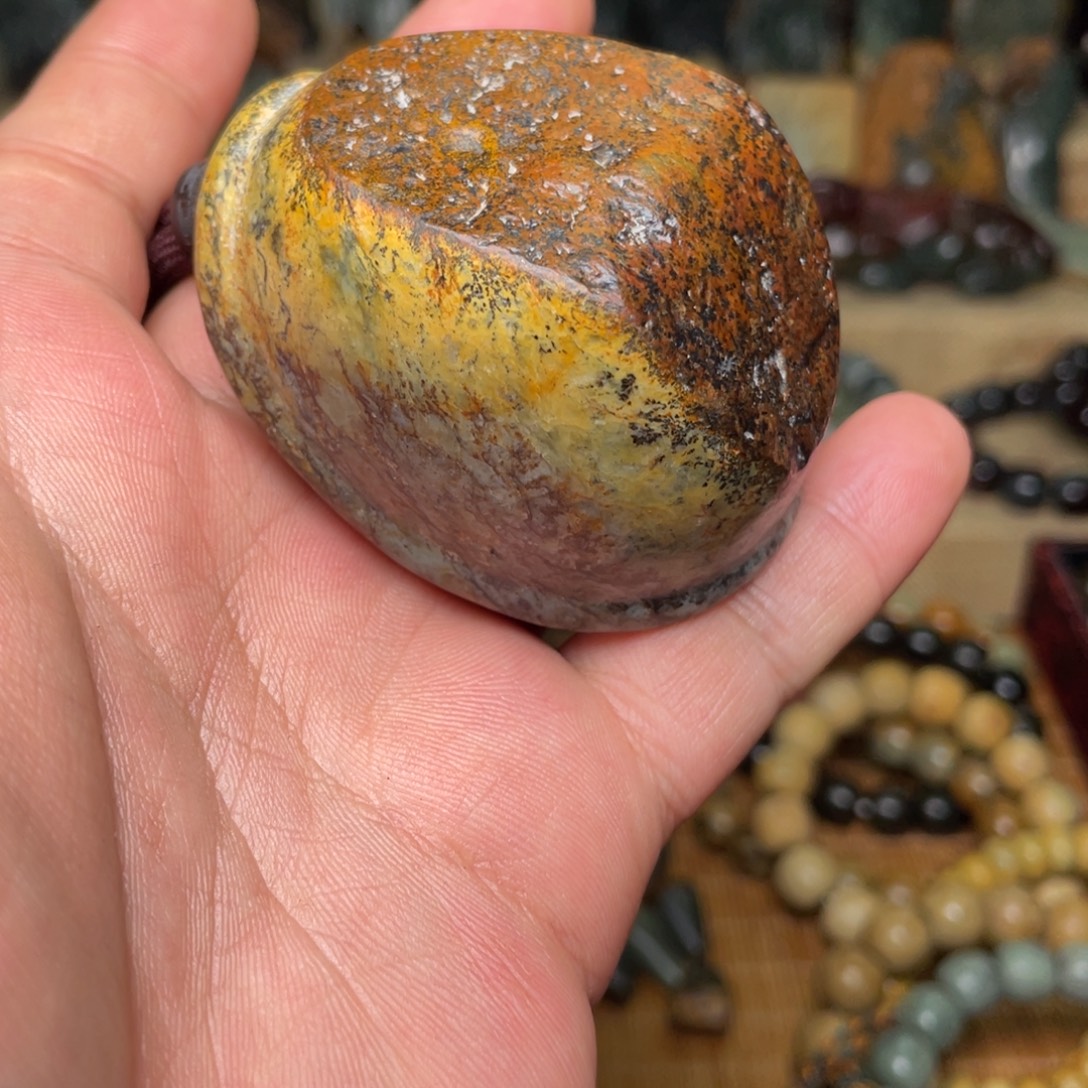 岫岩河磨玉（透闪石质玉）未镶嵌颈饰