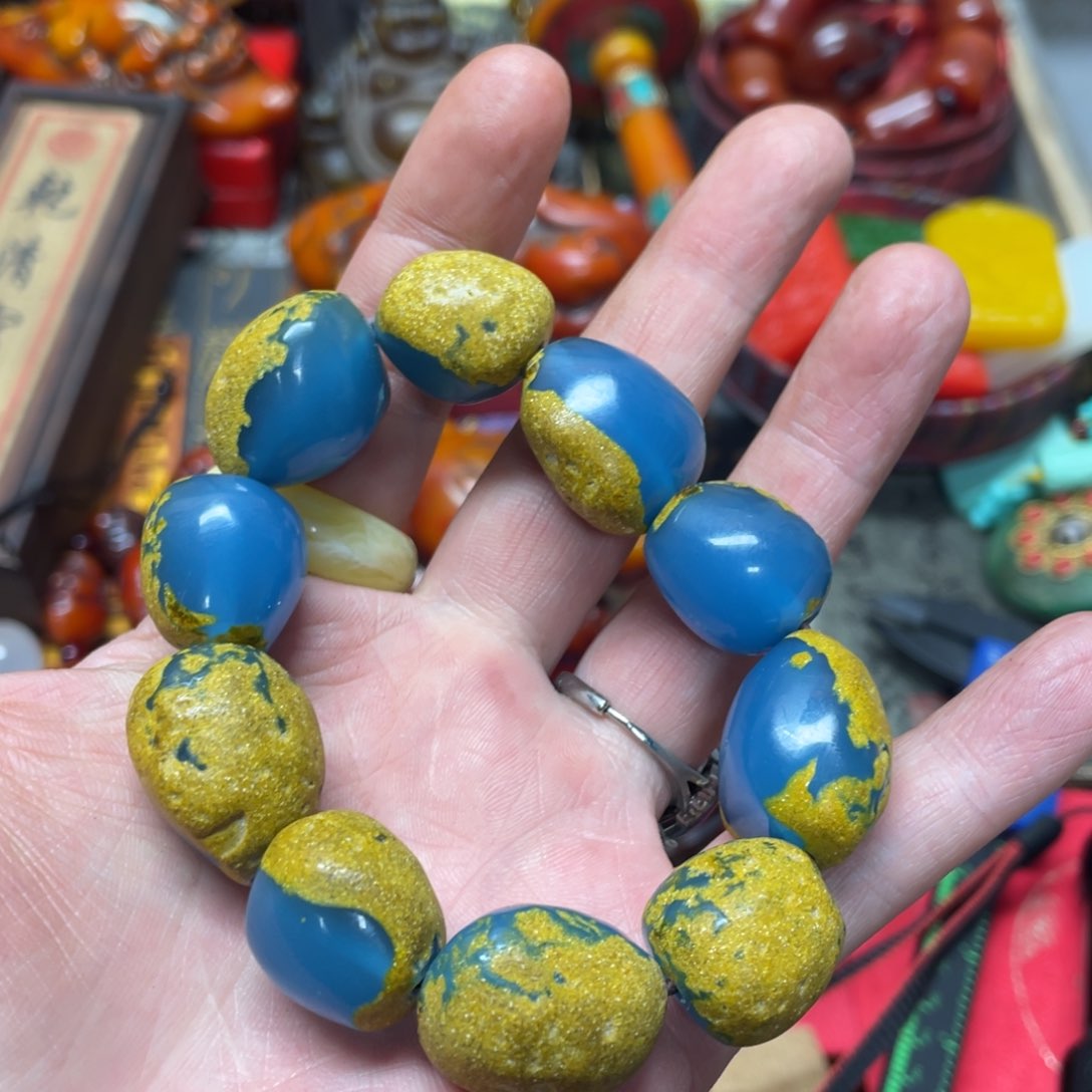 琥珀裸石未镶嵌好物推荐如图所示