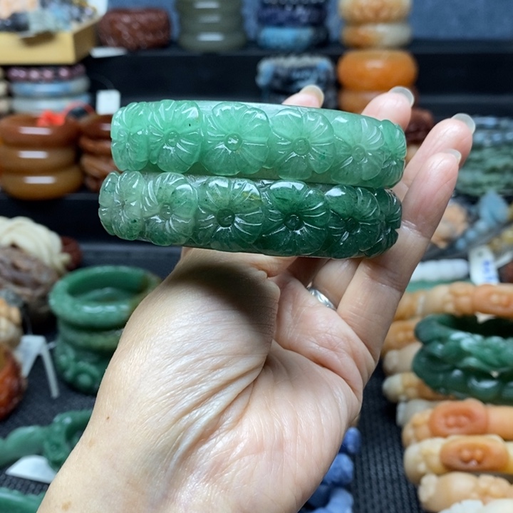 石英质玉手镯未镶嵌