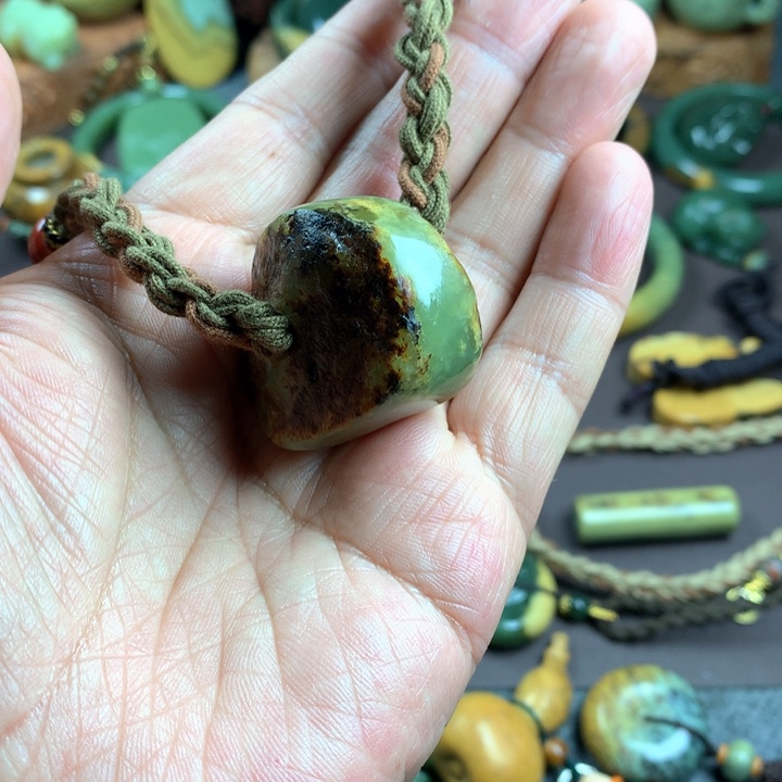 吊坠(赠链)未镶嵌岫岩河磨玉（透闪石质玉）用****6