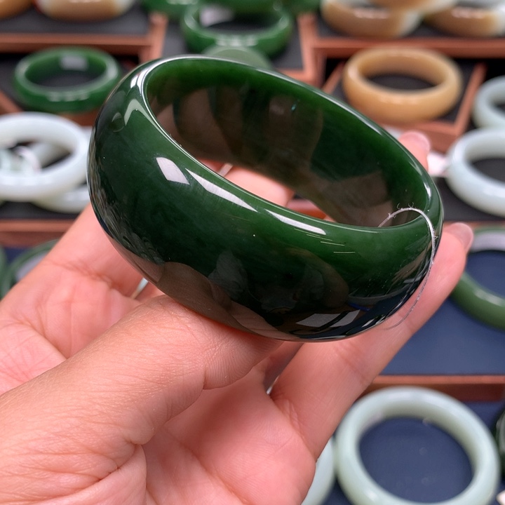 和田玉（碧玉）手镯未镶嵌