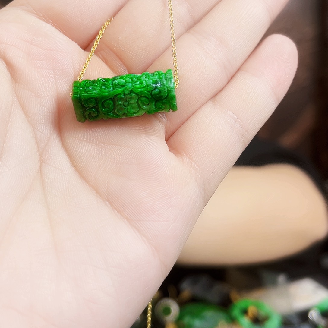 翡翠未镶嵌颈饰多样性发货