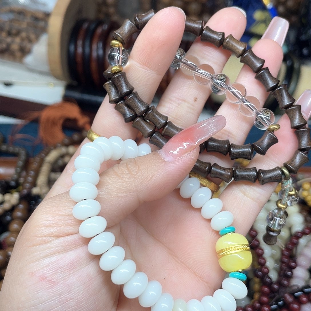 维腊木（绿檀）无事牌