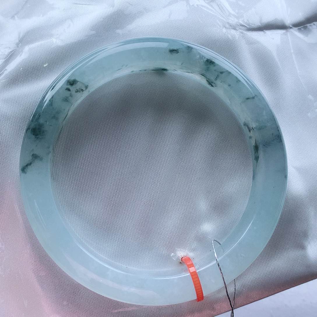 翡翠手镯未镶嵌57圈口