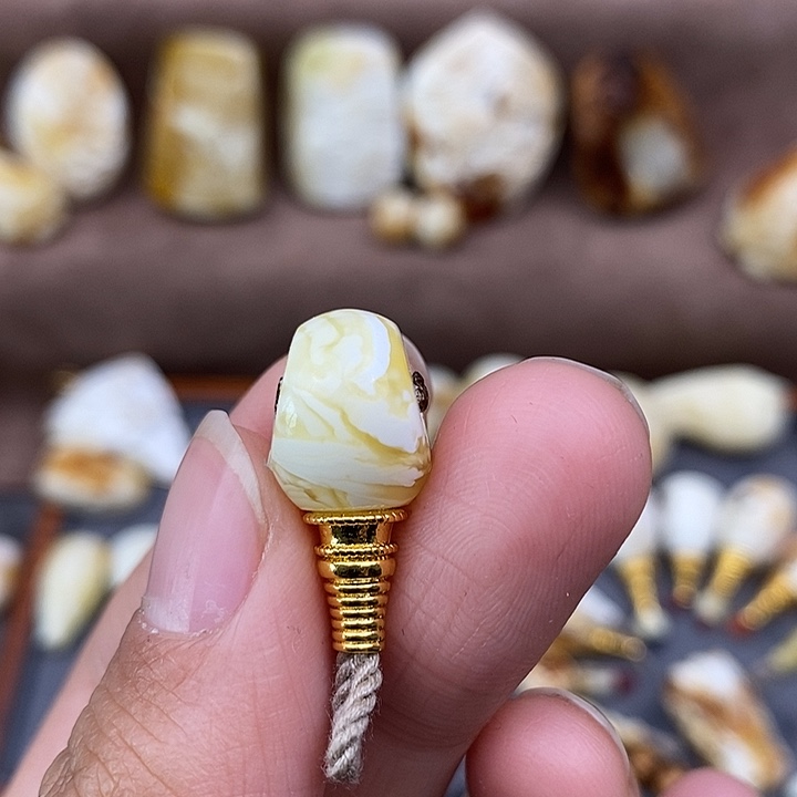 琥珀裸石未镶嵌10虎皮三通z78