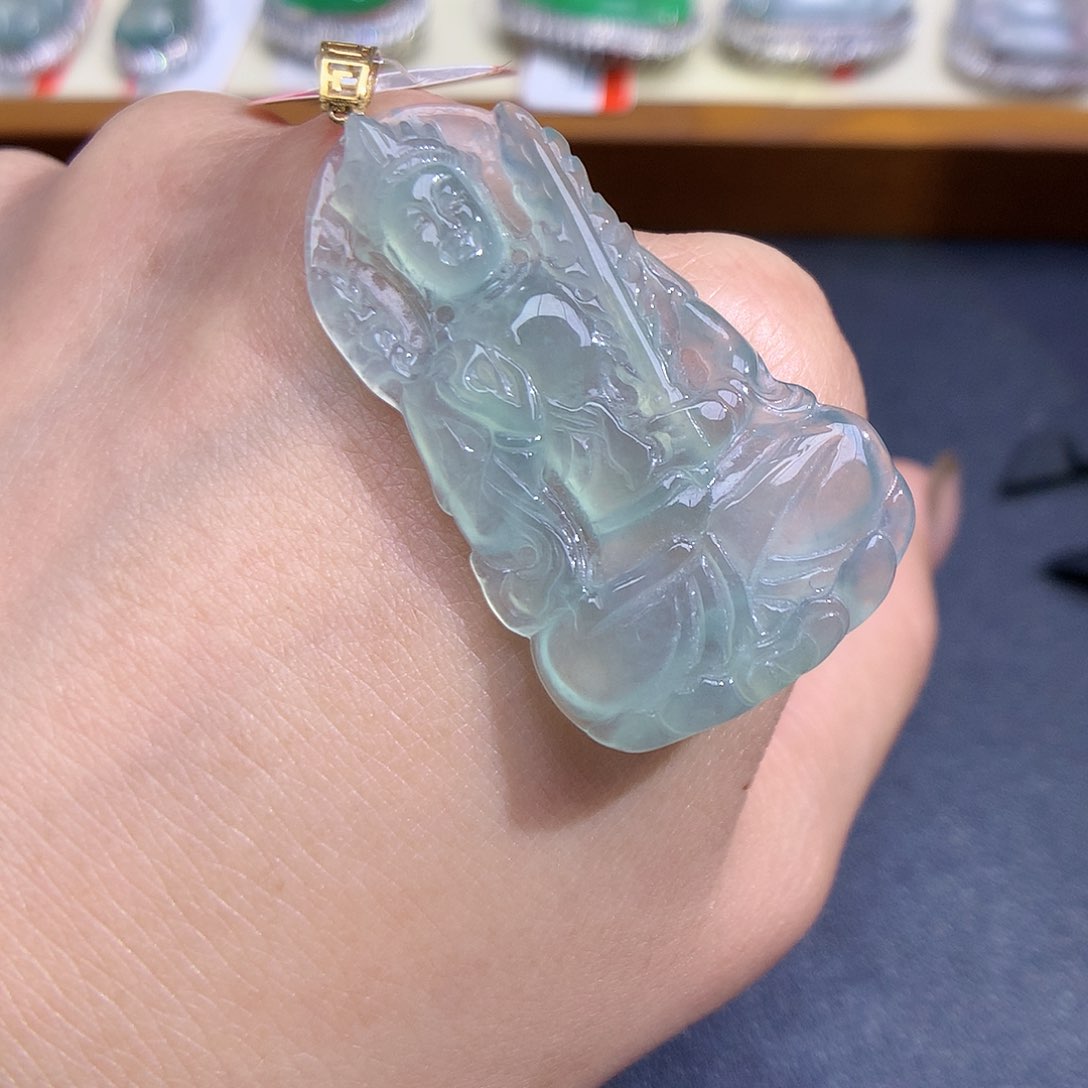 翡翠颈饰18K金镶嵌虚空