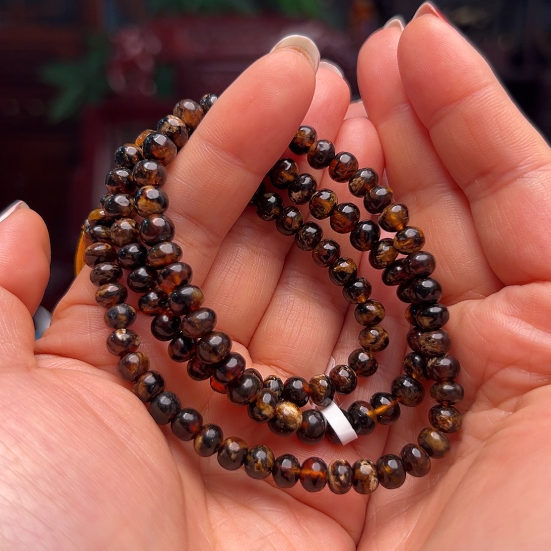 琥珀裸石未镶嵌抚顺琥珀20411。6m m