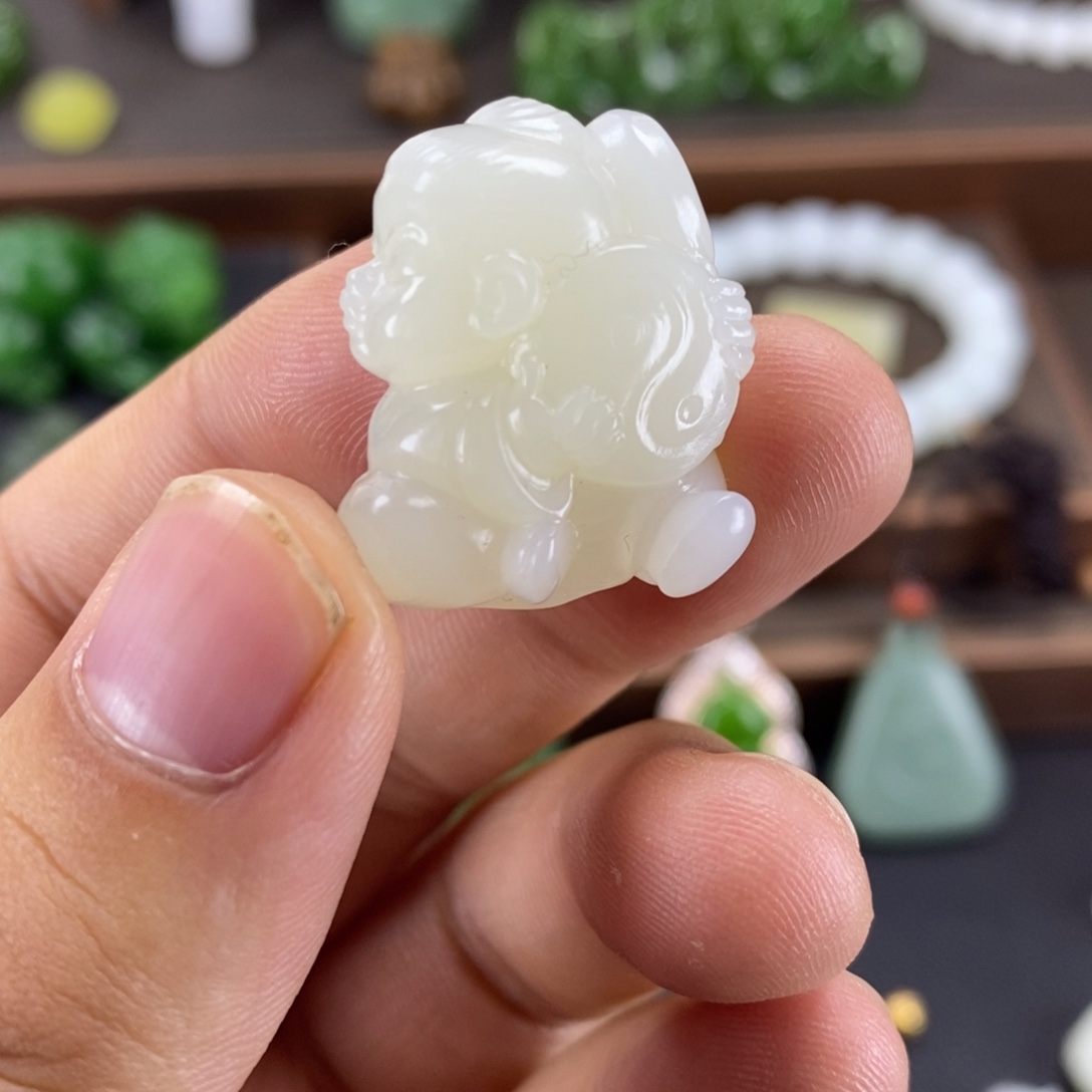 和田玉未镶嵌颈饰