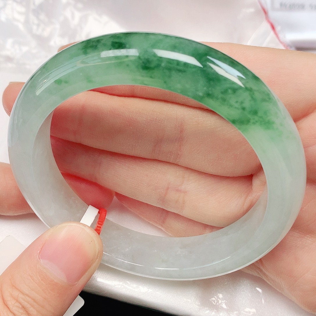 翡翠手镯未镶嵌抖音766