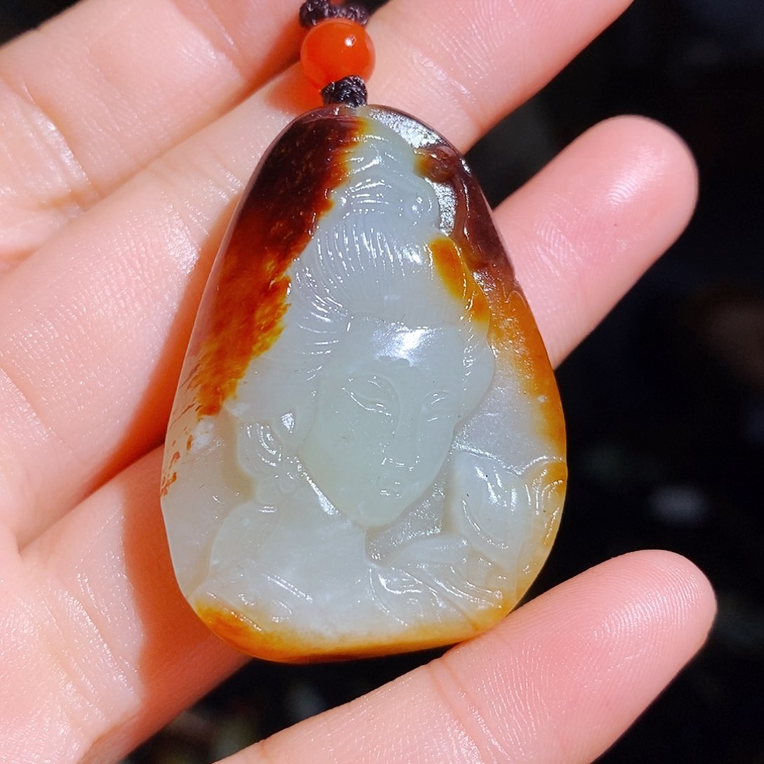 和田玉颈饰未镶嵌