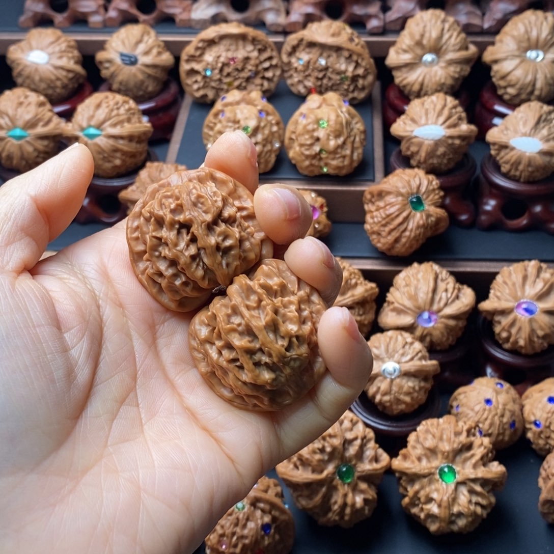 向***暖文玩核桃吊坠天地园