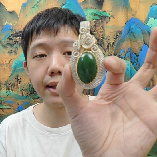 朗***辰和田玉未镶嵌颈饰