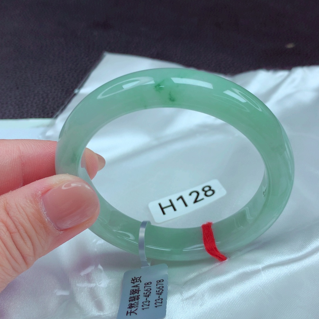 翡翠手镯未镶嵌手镯88