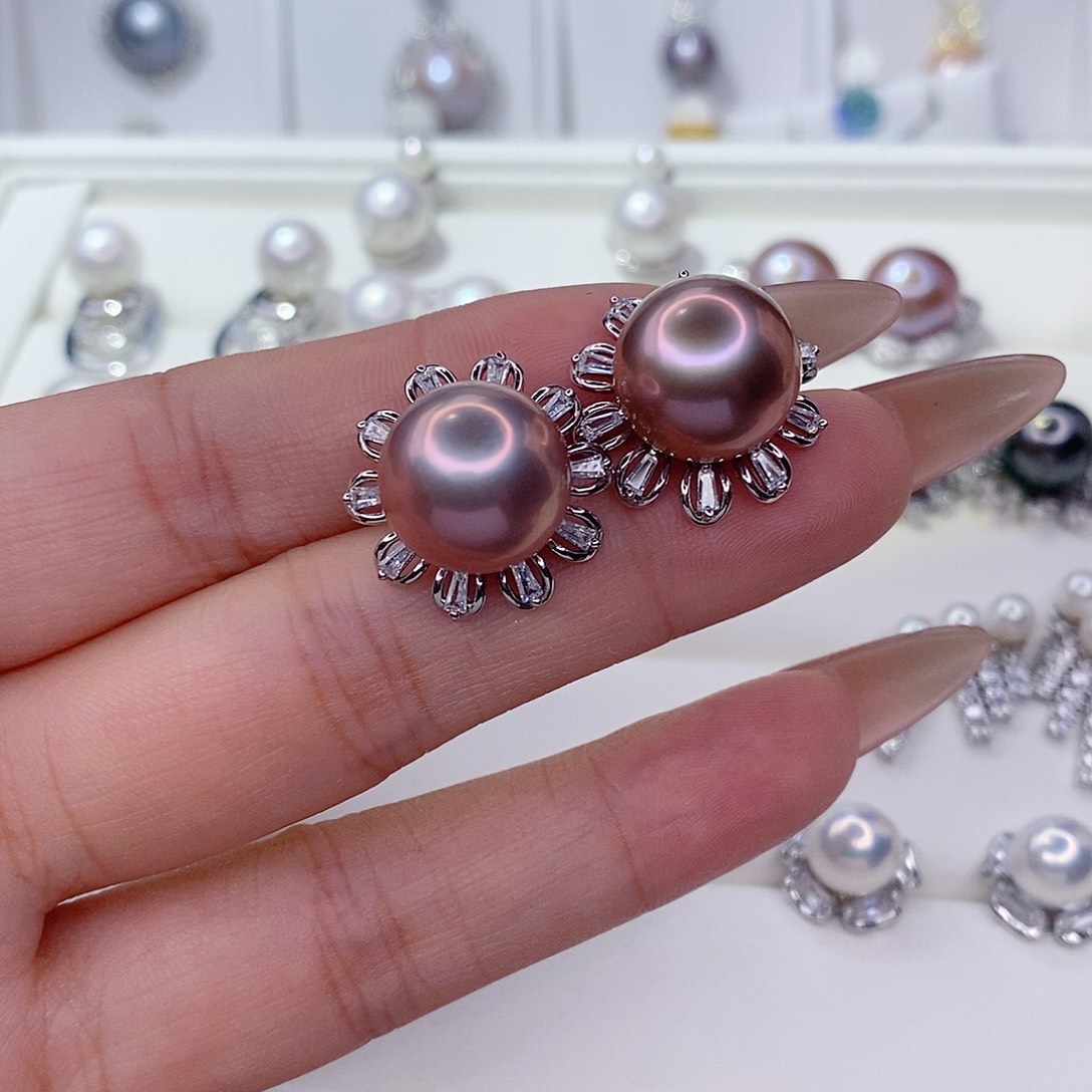 世***燕淡水珍珠银S925镶嵌耳饰