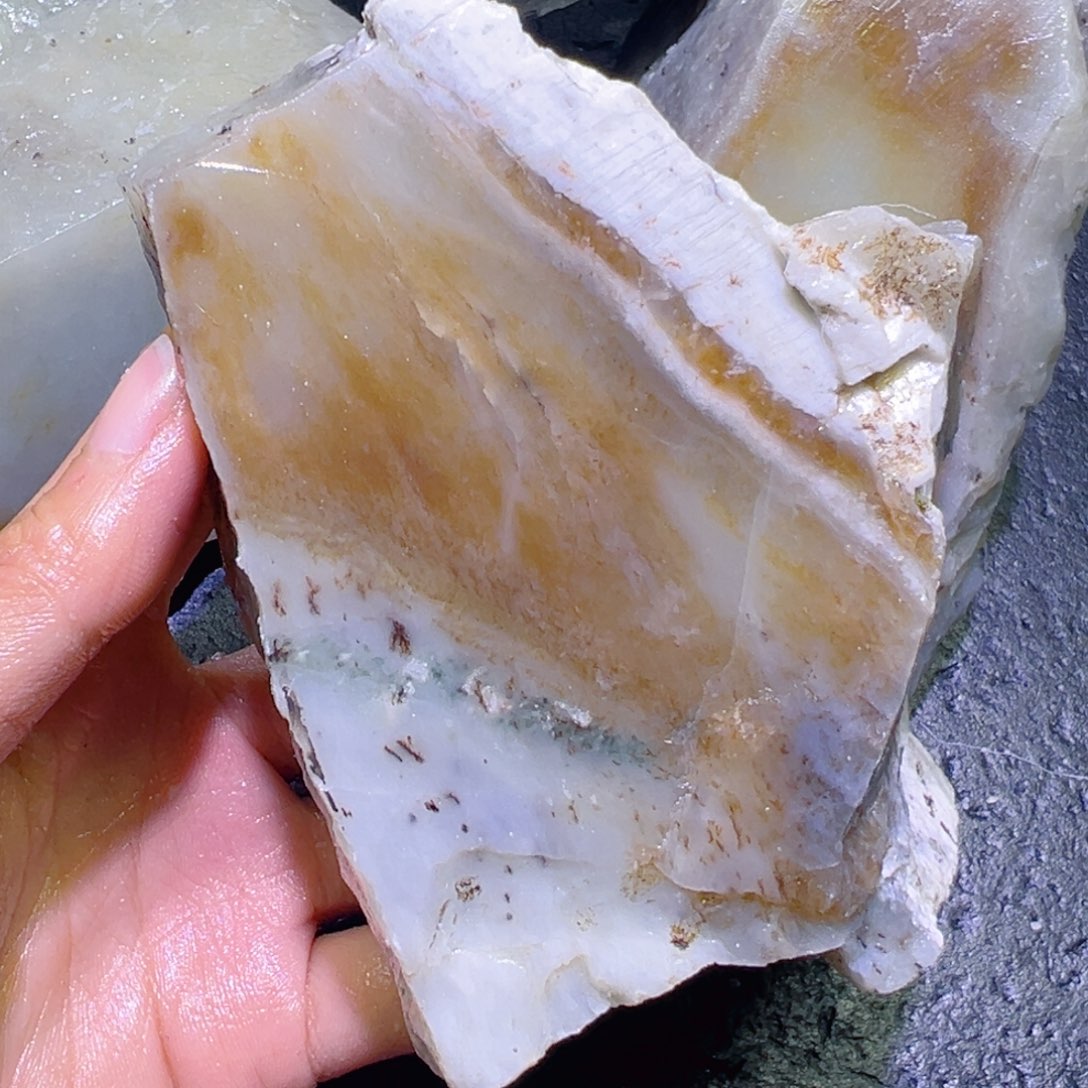 和田玉未镶嵌珠宝半成品