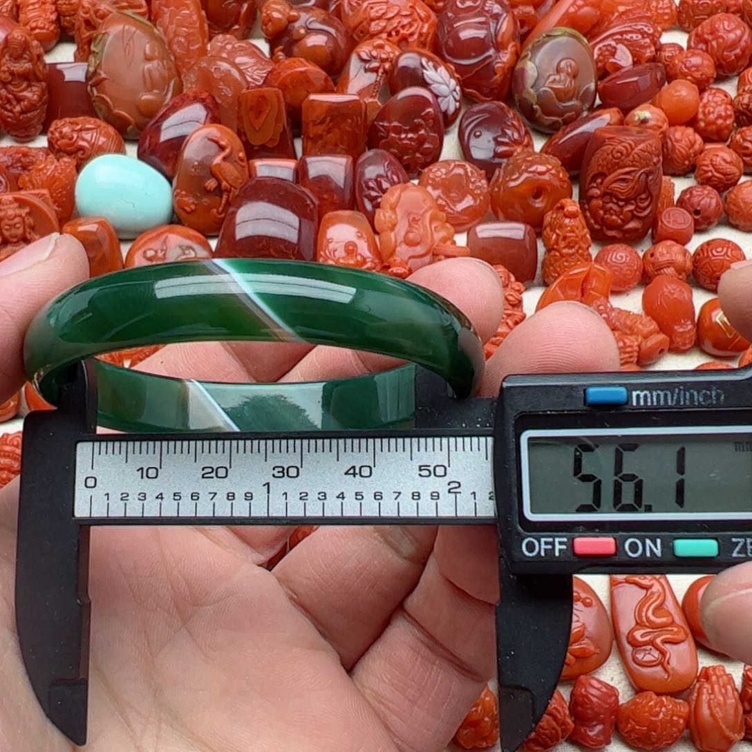 南红玛瑙配饰未镶嵌