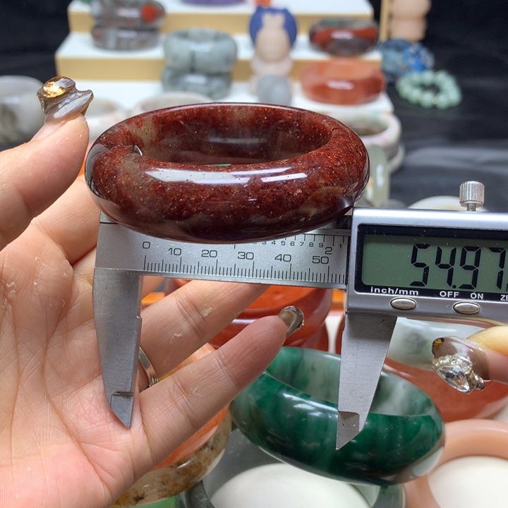 未镶嵌手镯石英质玉